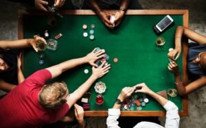 손실 회피 편향(Loss Aversion): 10만 원을 잃는 고통이 얻는 기쁨보다 큰 이유