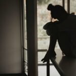 사후 확신 편향(Hindsight Bias): "내 그럴 줄 알았지"라는 함정